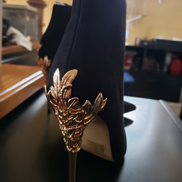 Booties - Picture 3 of 4